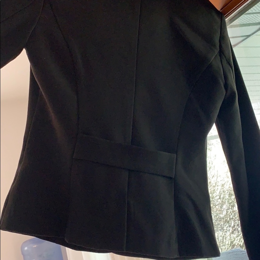 Blazer - Picture 5 of 5